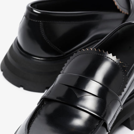 Alexander McQueen Flat shoes Black