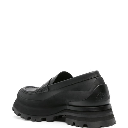 Alexander McQueen Flat shoes Black