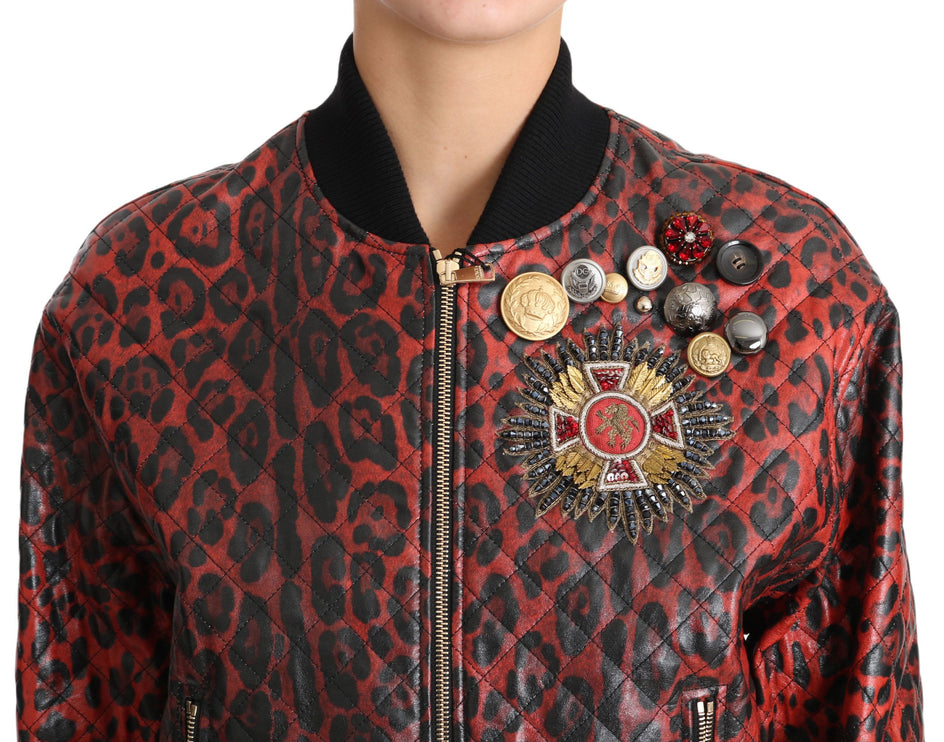 Chaqueta de cuero de leopardo rojo con botones de cristal