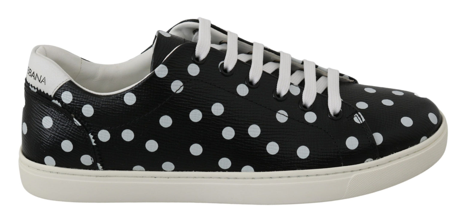 Sneaker in pelle punteggiata a pois nero