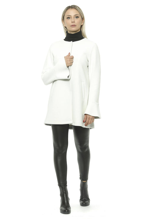 Élégant manteau de femme en néoprène blanc