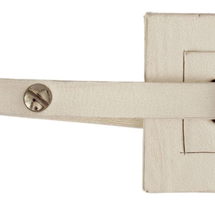 Elegante sleutelhanger van beige leer