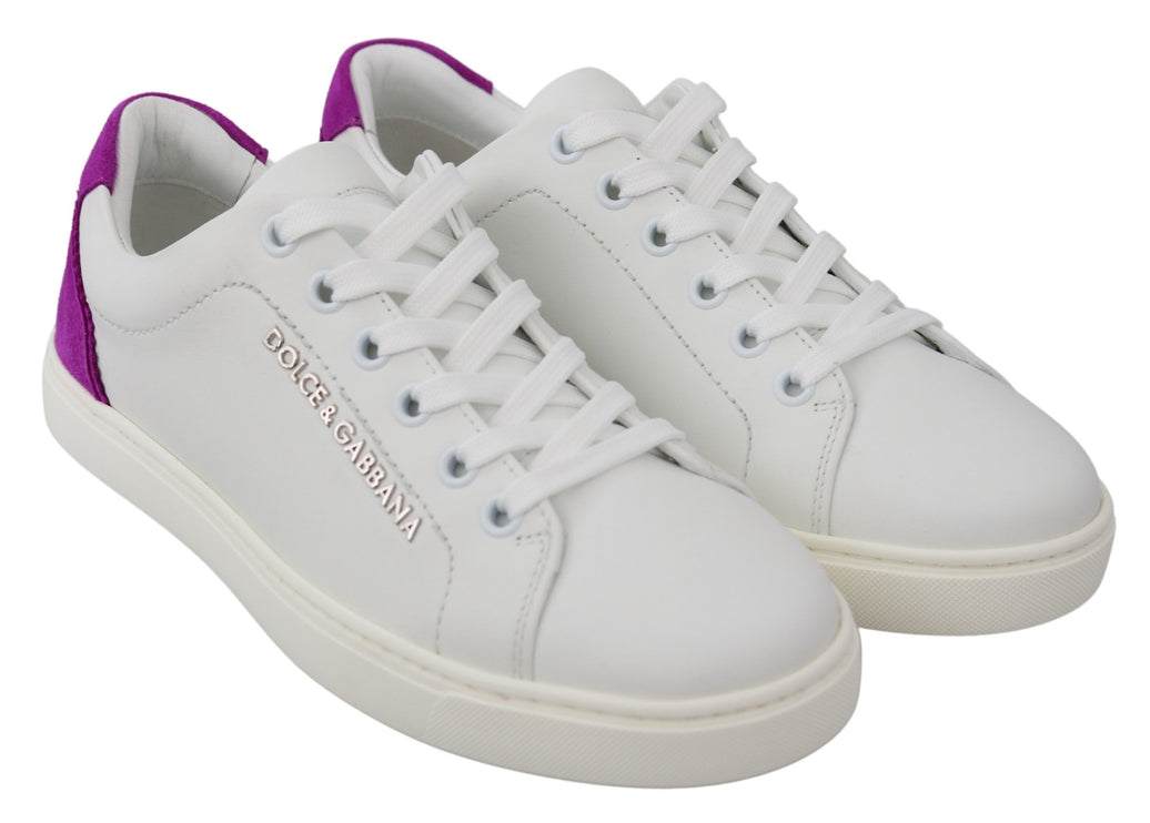 Sneaker chic in pelle bianca con accenti viola