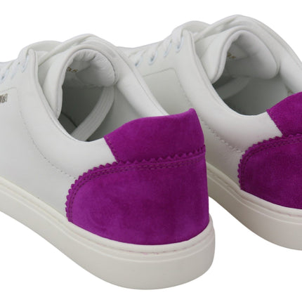 Sneaker chic in pelle bianca con accenti viola