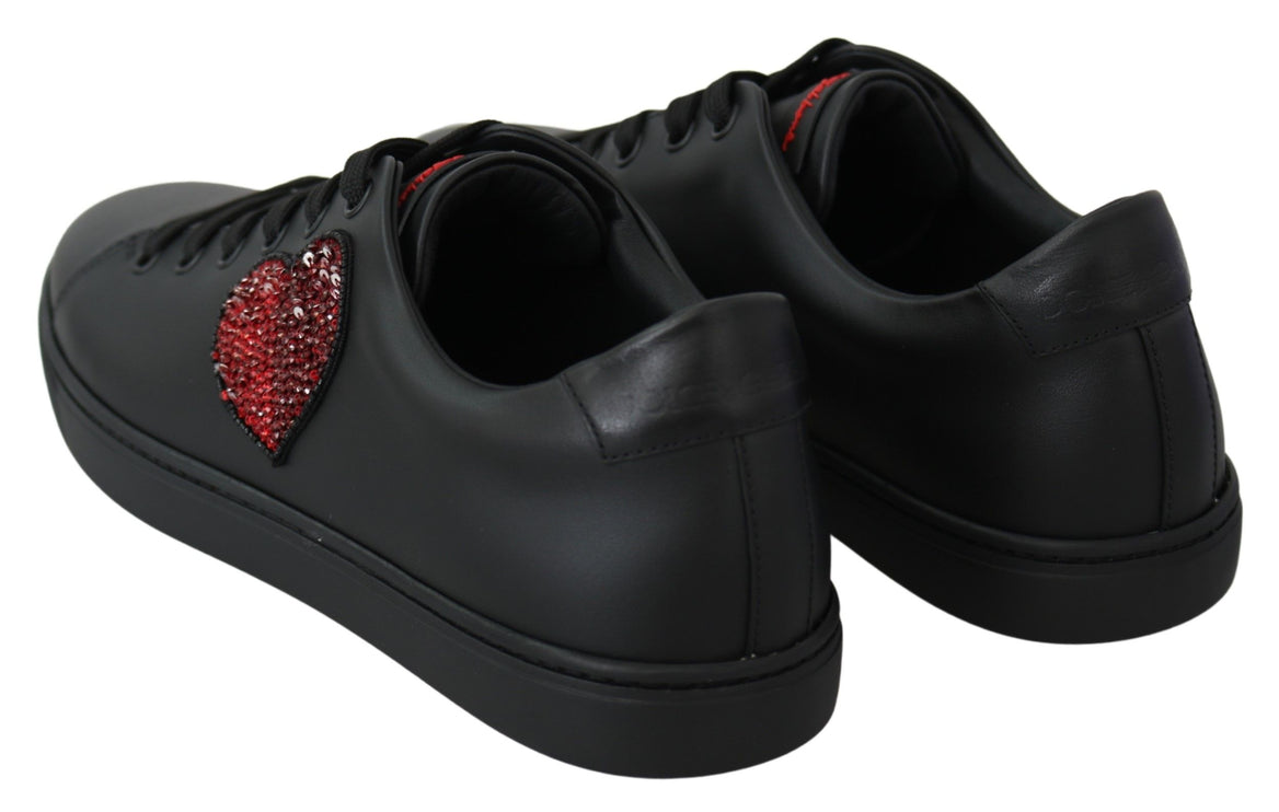 Eleganti sneaker in pelle con accenti rossi