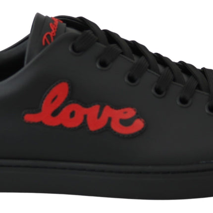 Eleganti sneaker in pelle con accenti rossi