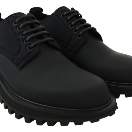 Elegantes zapatos de derby de piel de ternero negro