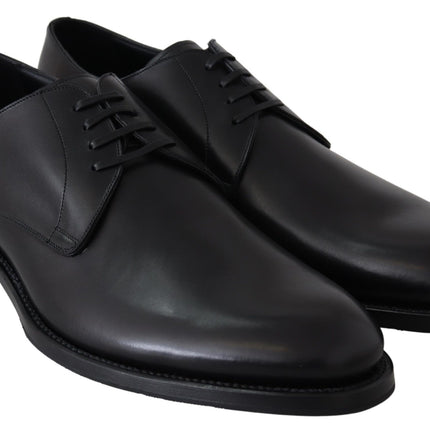 Elegantes zapatos de vestir derby de cuero negro