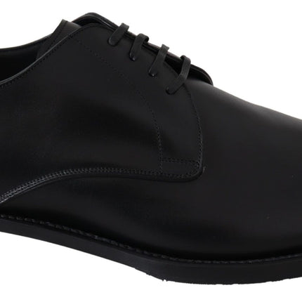 Elegantes zapatos de vestir derby de cuero negro