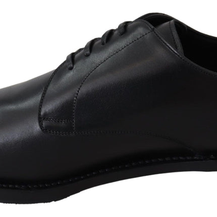 Elegantes zapatos de vestir derby de cuero negro