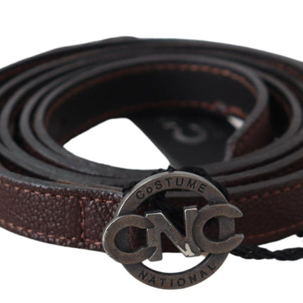 Ceinture en cuir brun élégant avec du matériel rustique