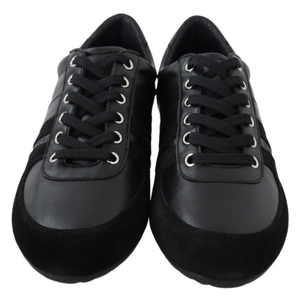 Elegantes zapatillas de deporte deportivo de cuero negro