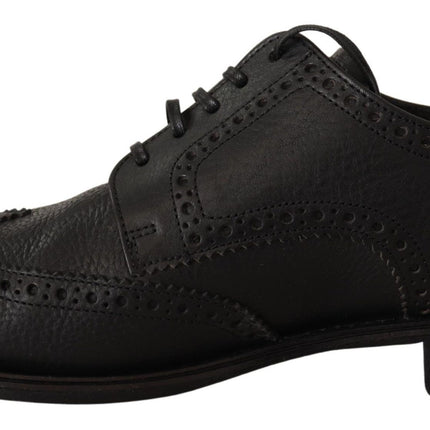 Elegantes zapatos de ala de ala de cuero negro de cuero negro