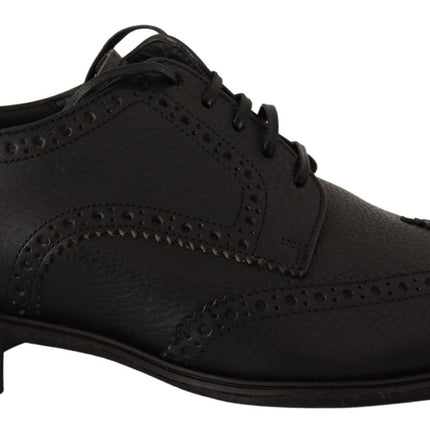 Elegantes zapatos de ala de ala de cuero negro de cuero negro