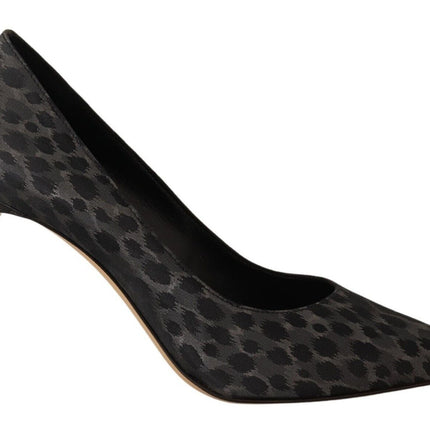 Elegantes tacones de cuero con estampado de leopardo negro