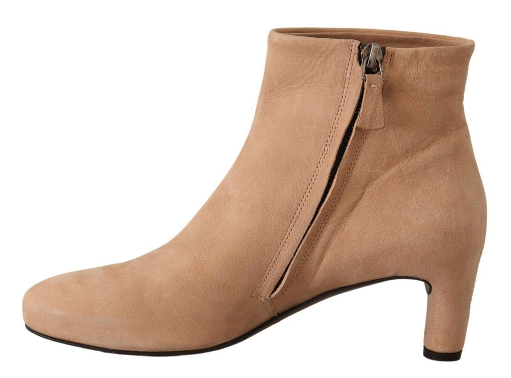 Bottes en cuir beige élégantes