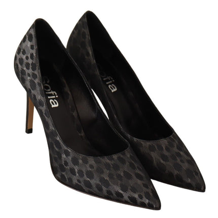 Elegantes tacones de cuero con estampado de leopardo negro