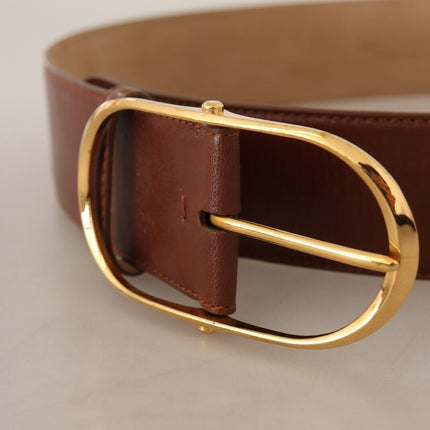 Ceinture en cuir brun élégant avec boucle dorée