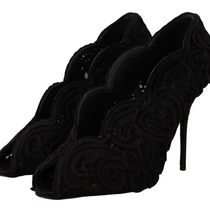 Elegantes tacones de aguja de encaje negro