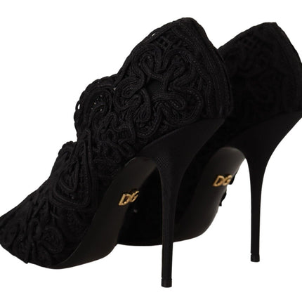 Elegantes tacones de aguja de encaje negro