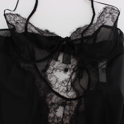 Élégant lingerie en dentelle noire de soie noire