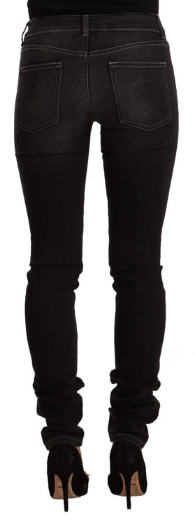 Chic jeans negros con ajuste delgado