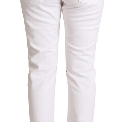 Chic jeans blancos cónicos con parche de logotipo