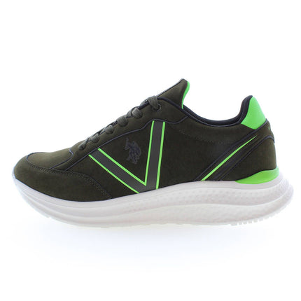 Zapatillas de deporte deportivo con cordones verdes con detalle del logotipo