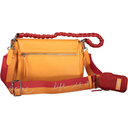 Elegante bolso bandolera naranja con detalles en contraste