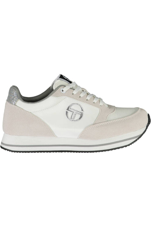 Sneaker bianche chic con dettagli contrastanti