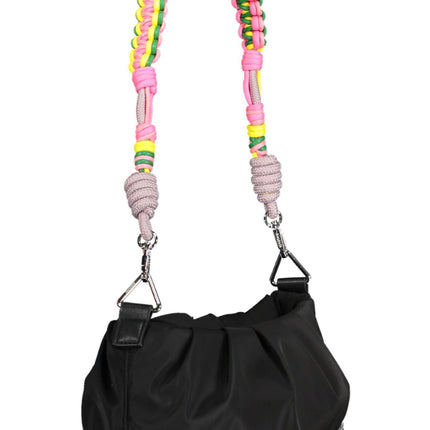 Bolso negro chic con detalle de contraste