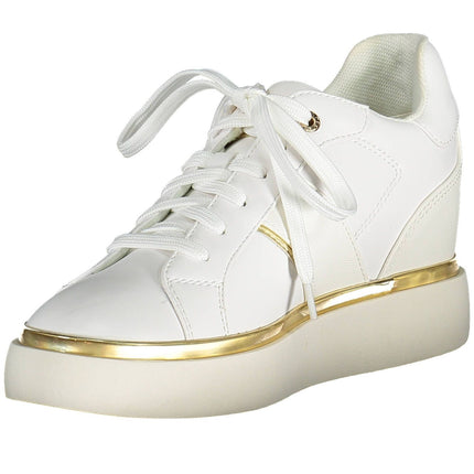 Sneakers al pizzo bianco chic con dettaglio del logo