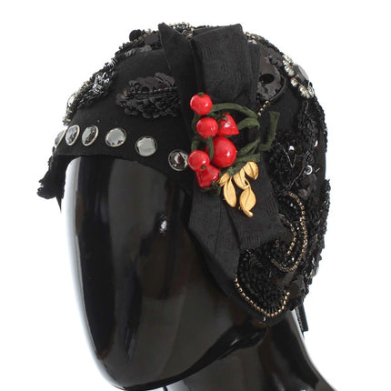 Élégant chapeau de cloche noire à cristal noir