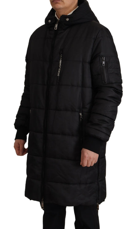 Elegante chaqueta de invierno de parka con capucha negra