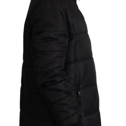 Elegante chaqueta de invierno de parka con capucha negra