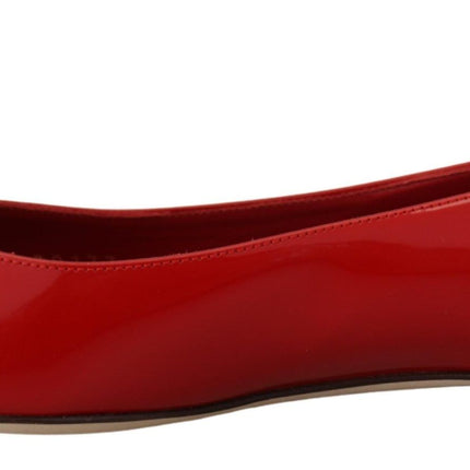 Mocasines de cristal de ante rojo: elegancia exquisita