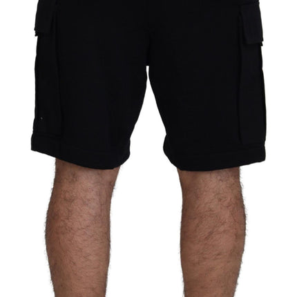 Verhoog je zomer: klassieke zwarte Bermuda -shorts