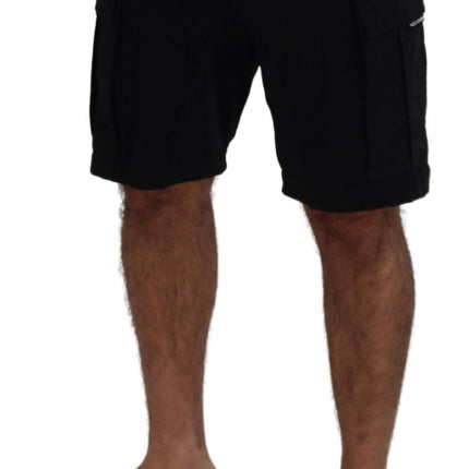 Verhoog je zomer: klassieke zwarte Bermuda -shorts