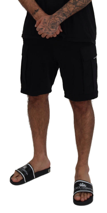 Verhoog je zomer: klassieke zwarte Bermuda -shorts