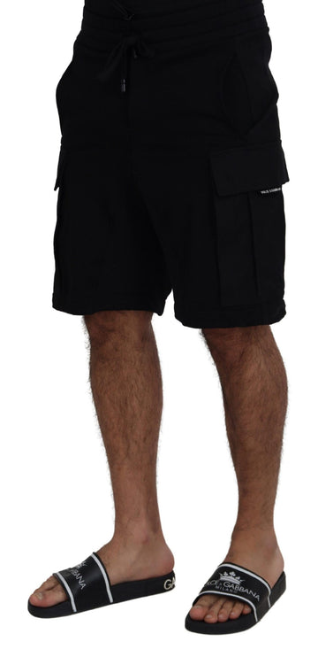 Verhoog je zomer: klassieke zwarte Bermuda -shorts