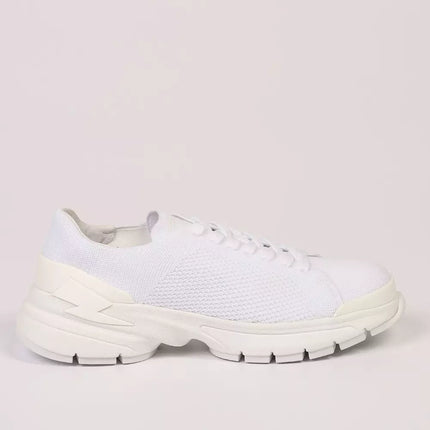 Sneaker a bullone ultra-chic in bianco croccante