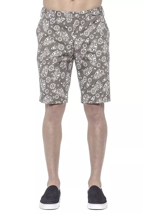 Chique patroon met groene bermuda shorts