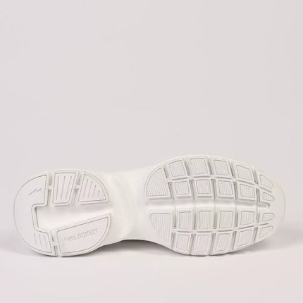 Sneaker a bullone ultra-chic in bianco croccante