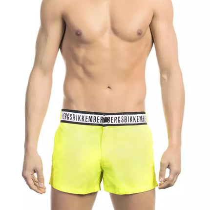 Shorts de micro nage en jaune élégant avec bande de contraste