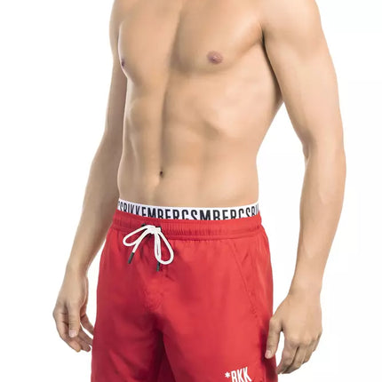 Shorts de natation rouge avec ceinture de marque