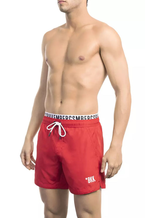 Shorts de natation rouge avec ceinture de marque