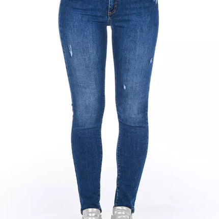 Jeans de mezclilla usados ​​elegantes