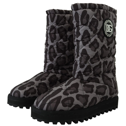 Elegantes botas de ternero de leopardo gris gris