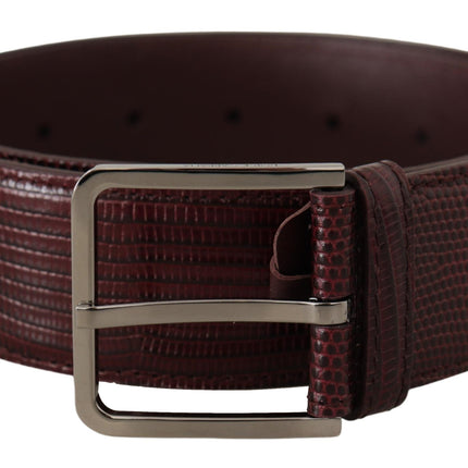 Ceinture en cuir marron élégante avec boucle gravée