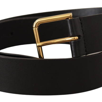 Ceinture en cuir noir élégant avec boucle dorée